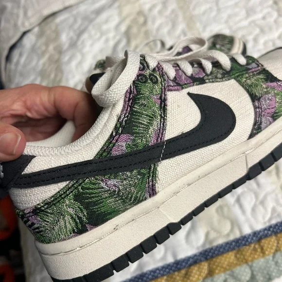 CRISP NIKE DUNK LOW NEXT NATURE FLORAL TAPESTRY SIZE 7.5 NEW!!!! - Picture 4 of 6